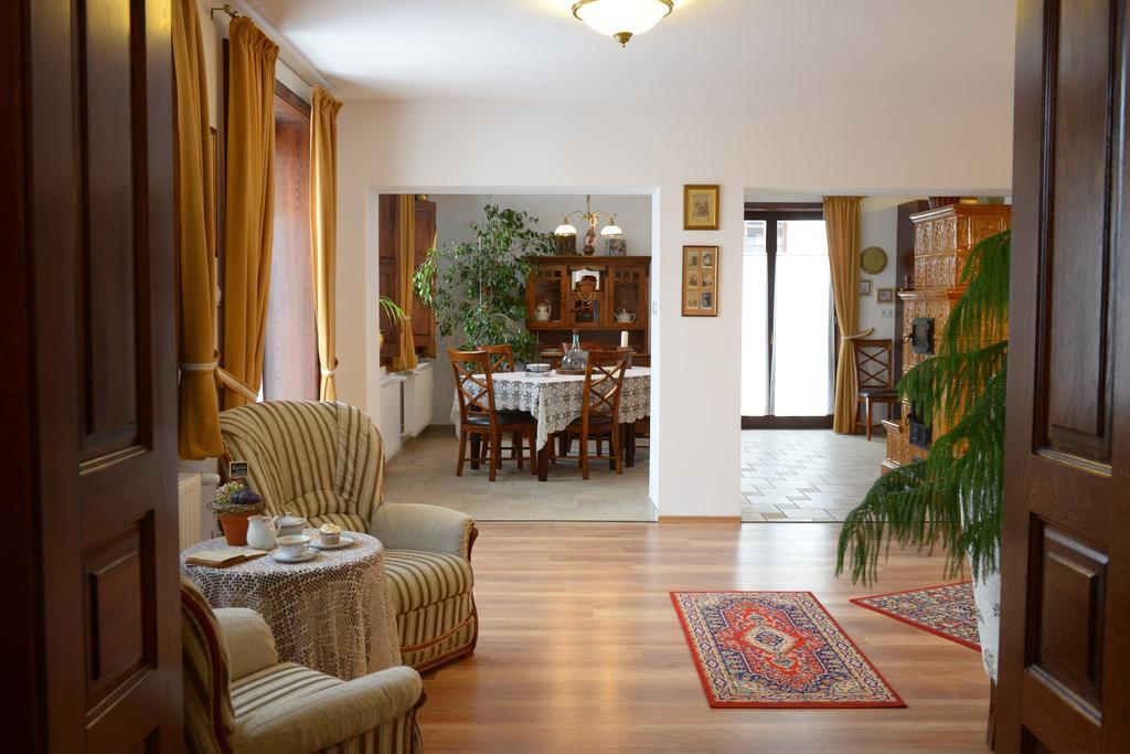 Levendula Porta Es Pajtaszinhaz Hotel ออร์ฟู ภายนอก รูปภาพ