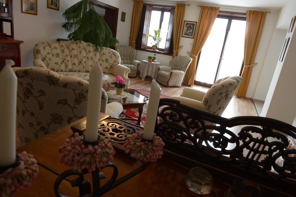 Levendula Porta Es Pajtaszinhaz Hotel ออร์ฟู ภายนอก รูปภาพ