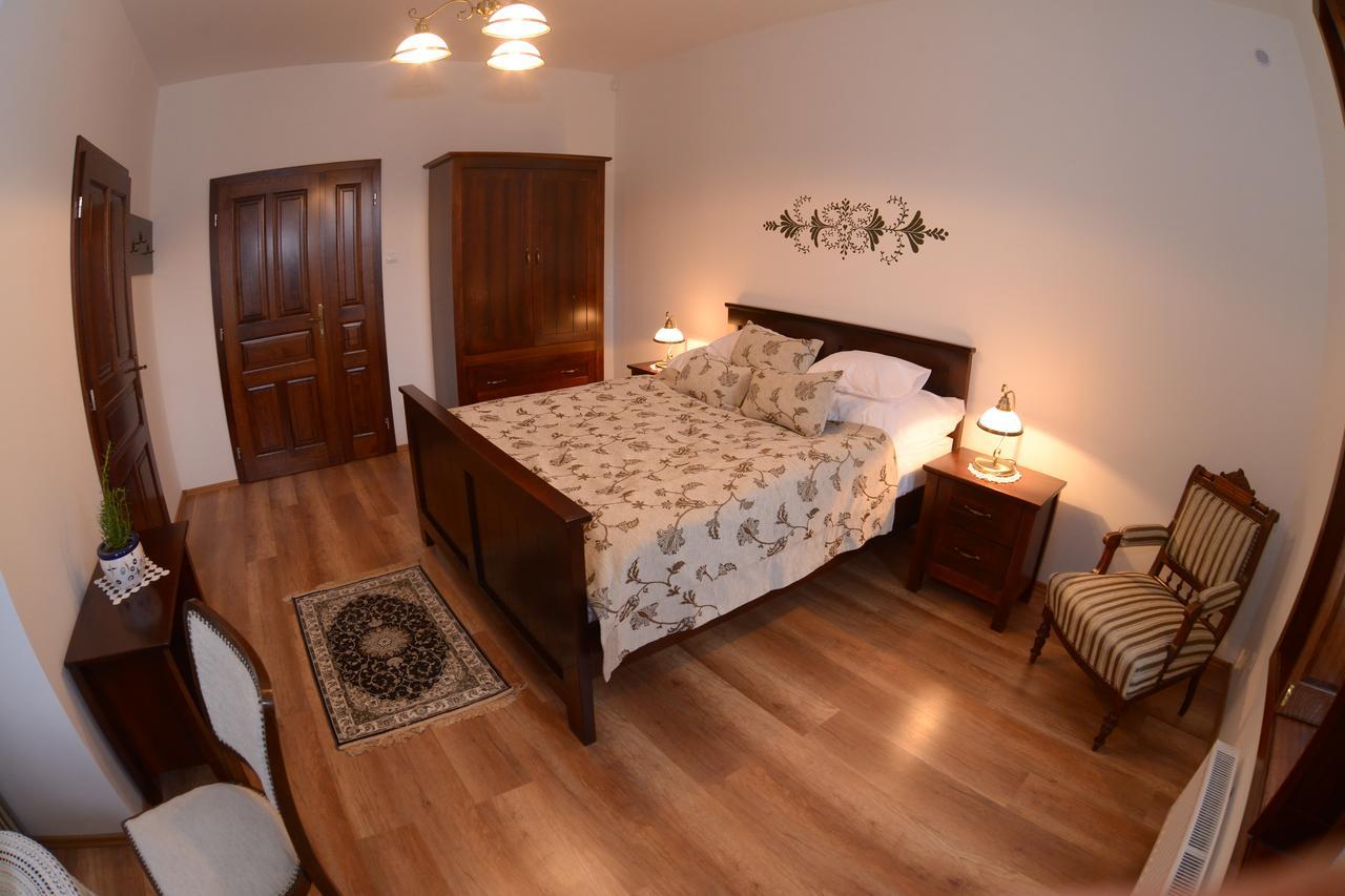 Levendula Porta Es Pajtaszinhaz Hotel ออร์ฟู ภายนอก รูปภาพ